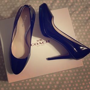 Coach pumps